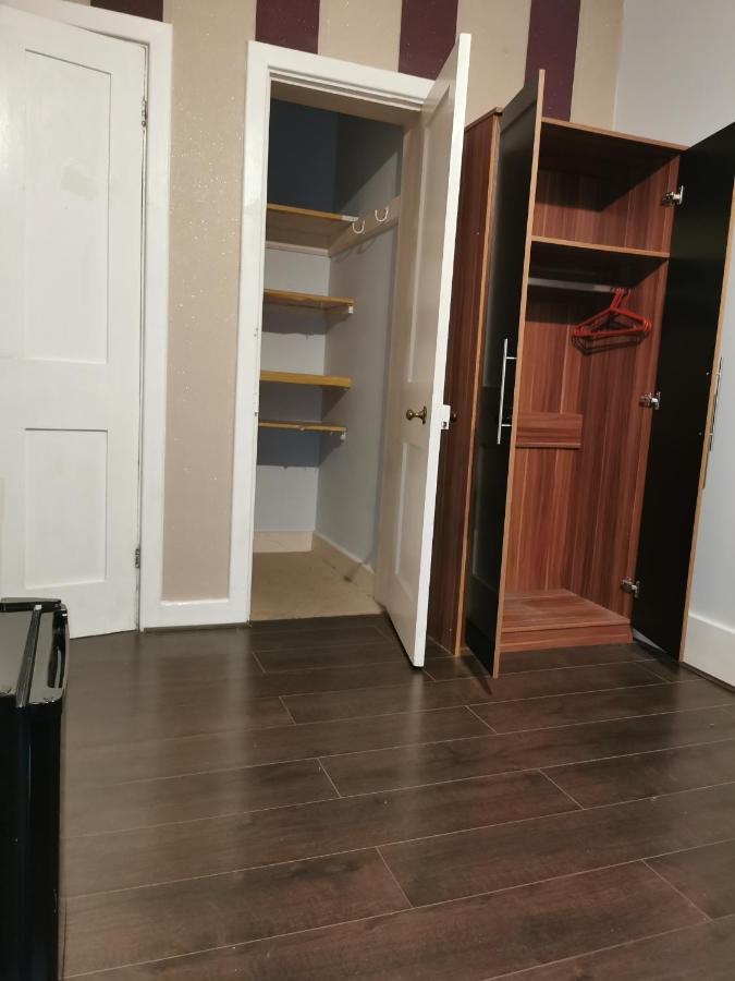Neat Double Room Londýn Exteriér fotografie