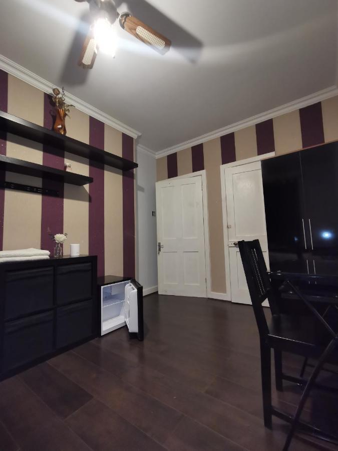 Neat Double Room Londýn Exteriér fotografie